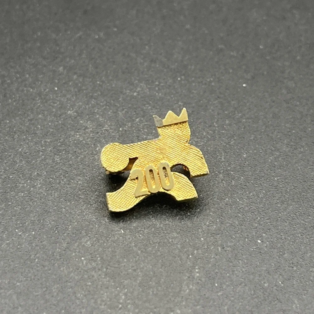 Bowling‎ 200 Award Man In Crown Gold Tone Lapel Hat Pin